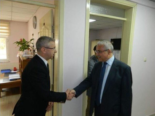 Vali G&uuml;ven&ccedil;er&rsquo;e Sağlık Brifingi 1