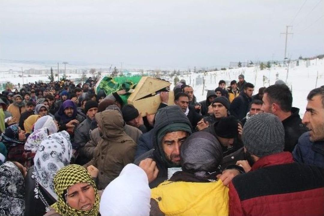 Kaptan Şehmus&rsquo;un Cenazesi Toprağa Verildi