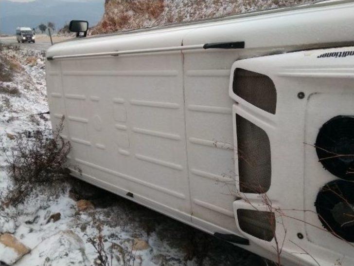 Yoğun Sis Ve Buzlanma Kazaya Sebep Oldu G4