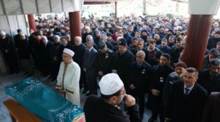 Rekt&ouml;r Yardımcısının Cenazesini Rekt&ouml;r Kıldırdı