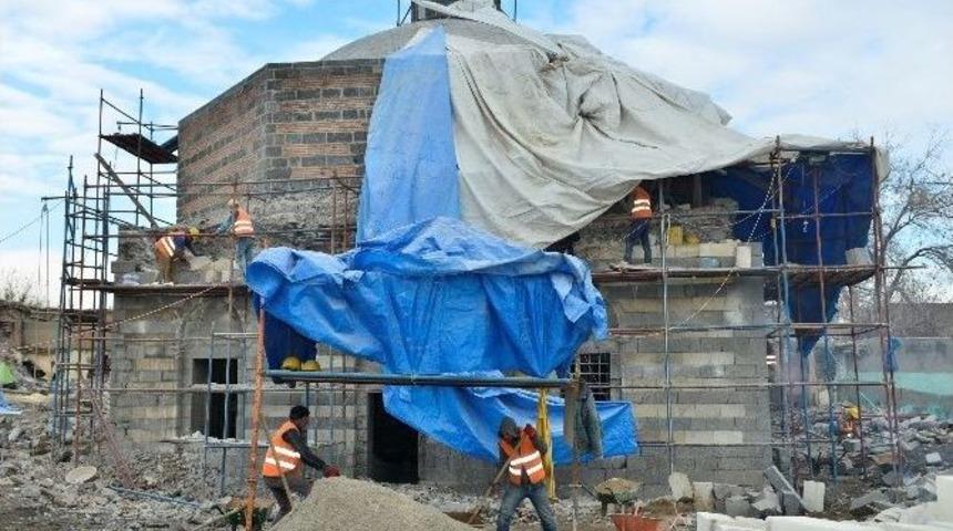 Sur&rsquo;daki 14 Tarihi Eser Restore Ediliyor