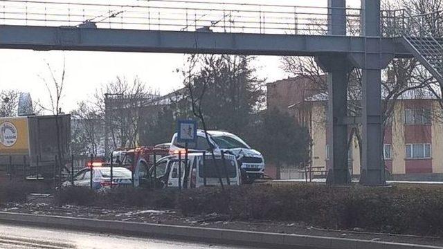 Buzlanma Zincirleme Kazaya Neden Oldu, 2 Yaralı