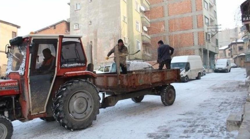 Sungurlu Belediyesi’nden Kar Mesaisi