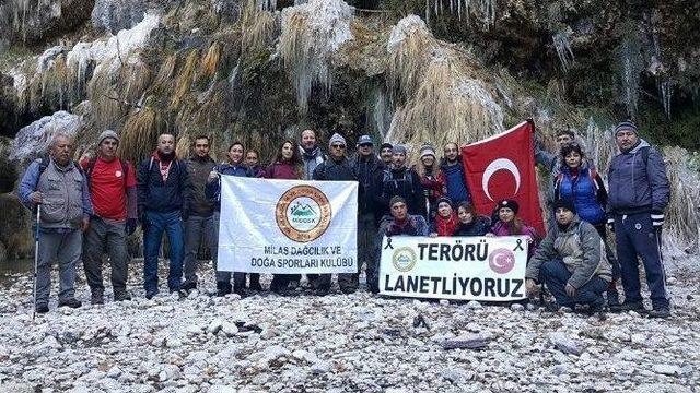 Milas’ta Dağcılar Teröre Zirvede Tepki Göterdi