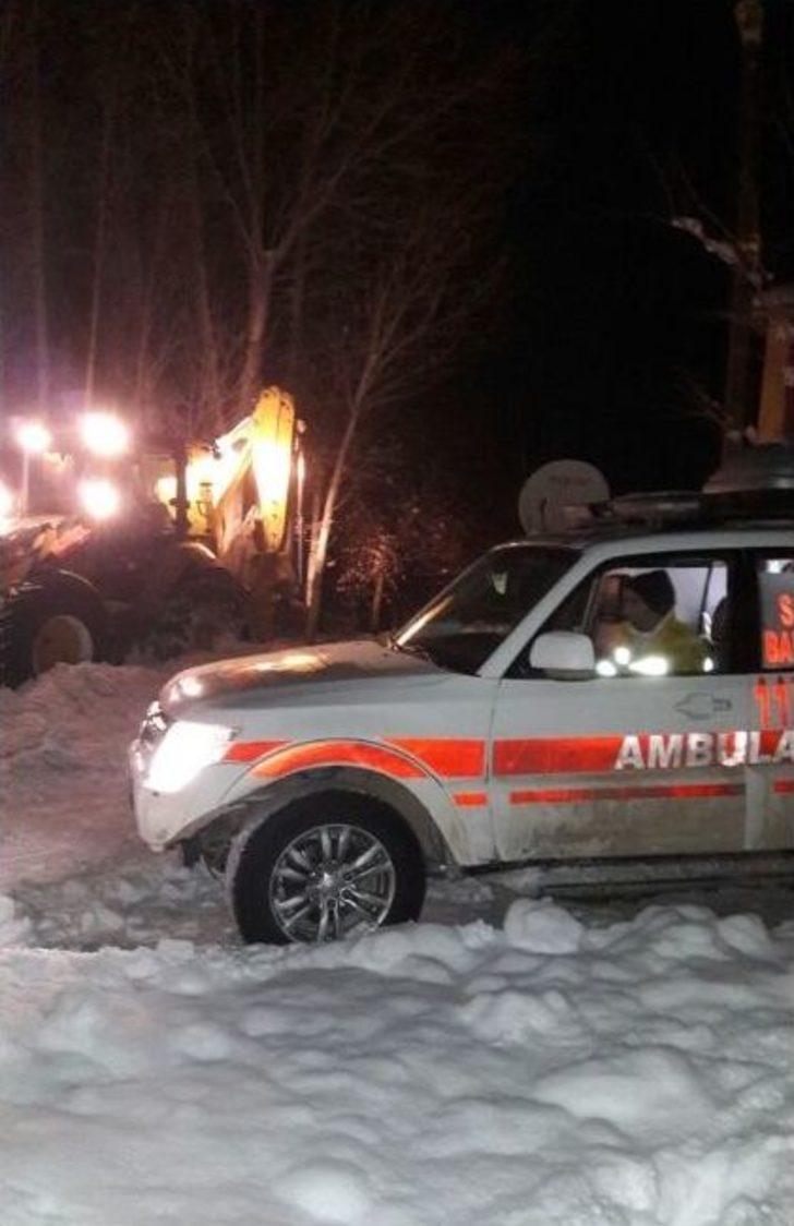 Kardan Kapanan Yolları Açıp Hastaları Hastaneye Ulaştırıyorlar G2
