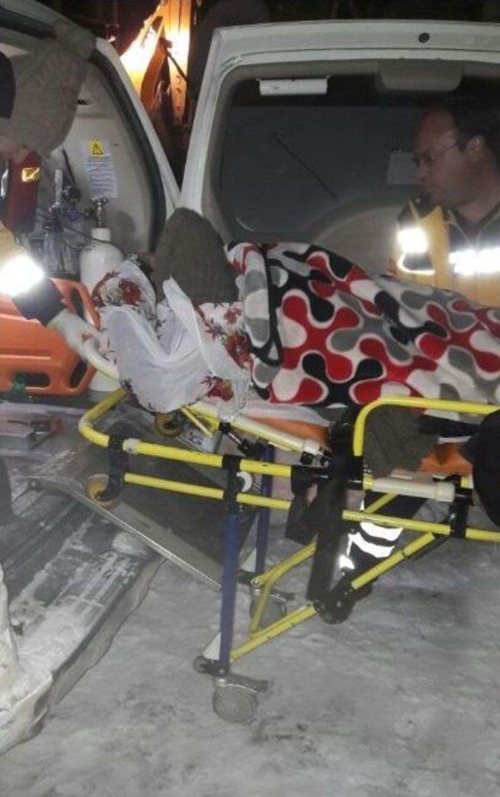 Kardan Kapanan Yolları Açıp Hastaları Hastaneye Ulaştırıyorlar G5