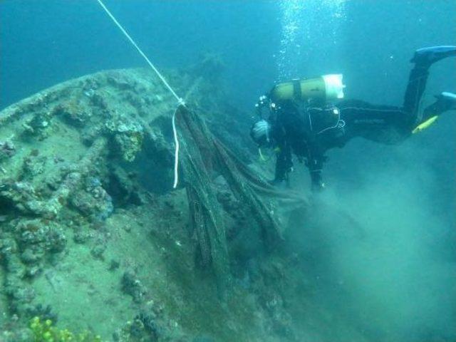 Çanakkale'nin Adaları Terk Edilmiş Ağlardan Temizleniyor