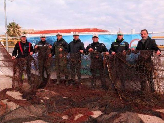 Çanakkale'nin Adaları Terk Edilmiş Ağlardan Temizleniyor