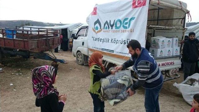 Ahmet Yesevi Derneği’nden Haleplilere 5 Bin Battaniye 2
