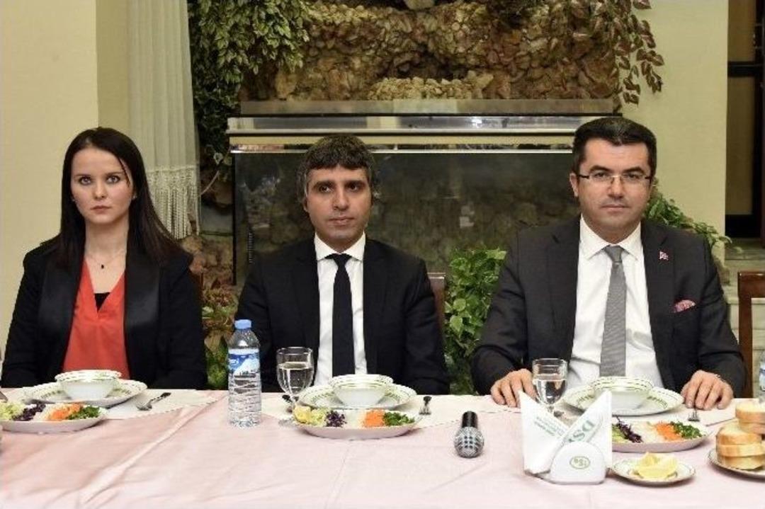 G&uuml;m&uuml;şhane Vali Yardımcısı Turan&rsquo;a Veda Programı