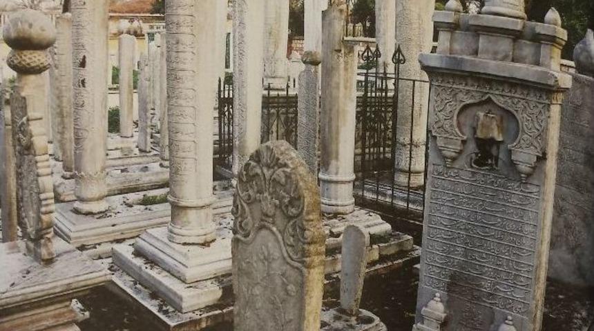 Zeytinburnu&rsquo;nda 4 Bin Tarihi Mezar Taşının Envanteri &Ccedil;ıkarıldı