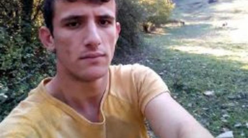 19 Yaşındaki Gen&ccedil; Domuz Avında Kalp Krizinden &Ouml;ld&uuml;