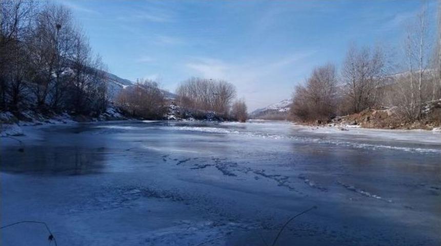 Kelkit &Ccedil;ayı Dondu