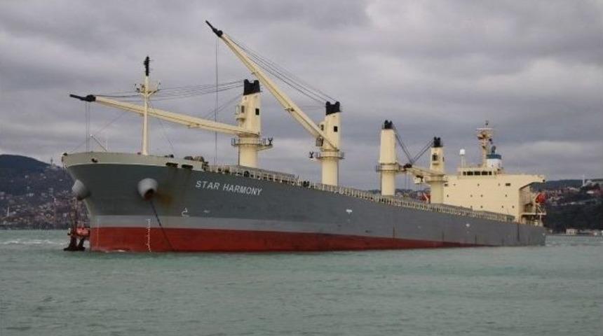 Yenik&ouml;y&rsquo;de Karaya Oturan Gemiyi Kurtarma &Ccedil;alışmaları S&uuml;r&uuml;yor