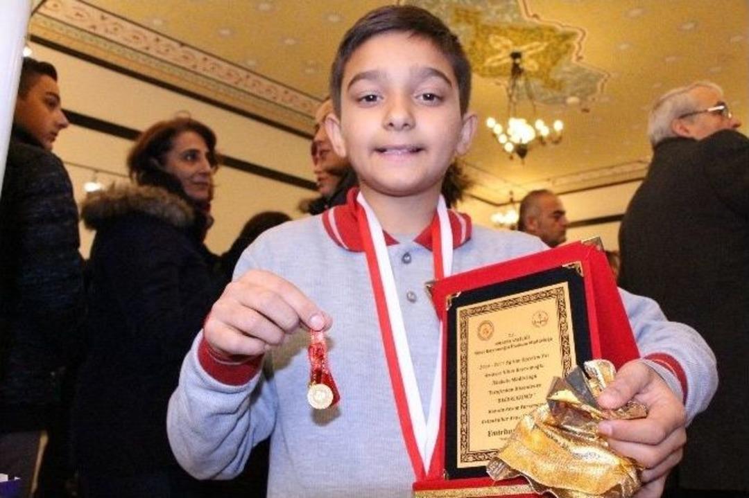 Altın Y&uuml;rekli Emirhan&rsquo;dan İnsanlık Dersi