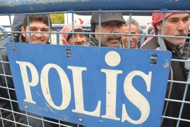 Suriyelilerin Kimlik Çilesi