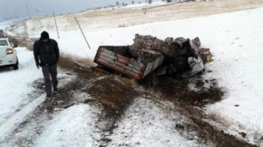 Tır Şarampole U&ccedil;tu: 1 Ağır Yaralı