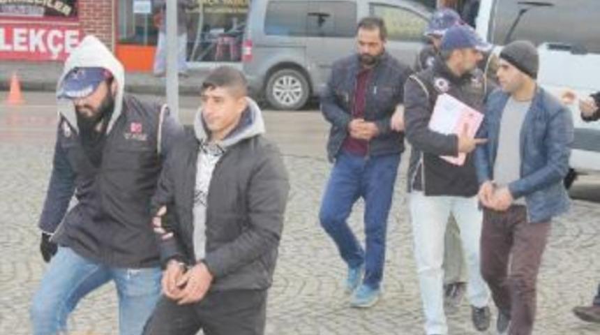Bursa'da Ter&ouml;r &Ouml;rg&uuml;t&uuml; Propagandası Yapan 3 Ş&uuml;pheli Adliyede
