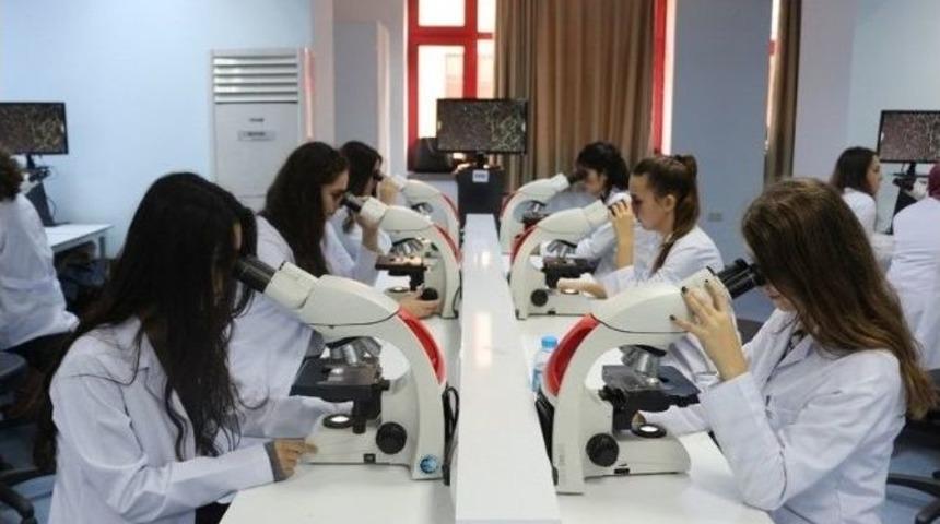 Be&uuml; Eğitim Ve Araştırma Laboratuvarları Kitabı Yayınlandı