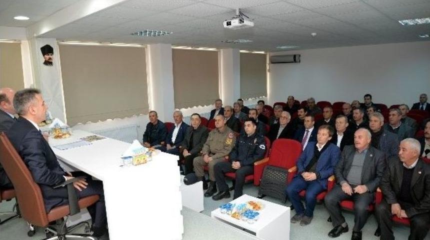 Vali Elban Muhtarlarla Buluştu