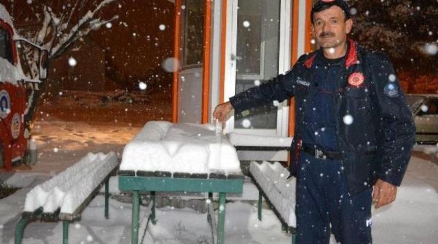 Antalya Kent Merkezinde 23 Yıl Sonra Kar S&uuml;rprizi (2) - Yeniden