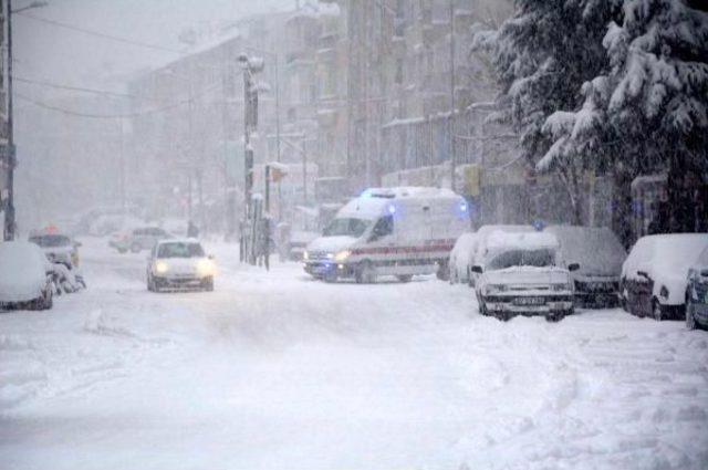 Antalya Kent Merkezinde 23 Yıl Sonra Kar Sürprizi (2) - Yeniden