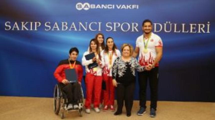 Sabancı Vakfı Şampiyon Sporcuları &Ouml;d&uuml;llendirdi