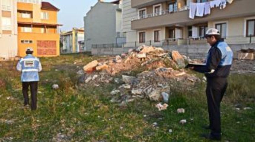 Kartepe’de Kaçak Döküme Zabıta Engeli