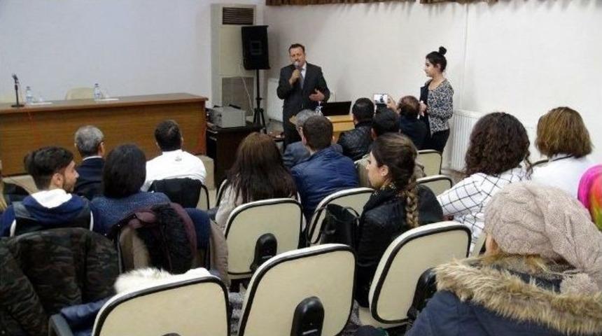 Sosyal Bilimler Myo Sekt&ouml;rdeki Yıldızları Panelde Buluşturdu