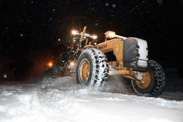Mersin’de Kar Yolları Kapattı, Vatandaş Zor Anlar Yaşadı G2