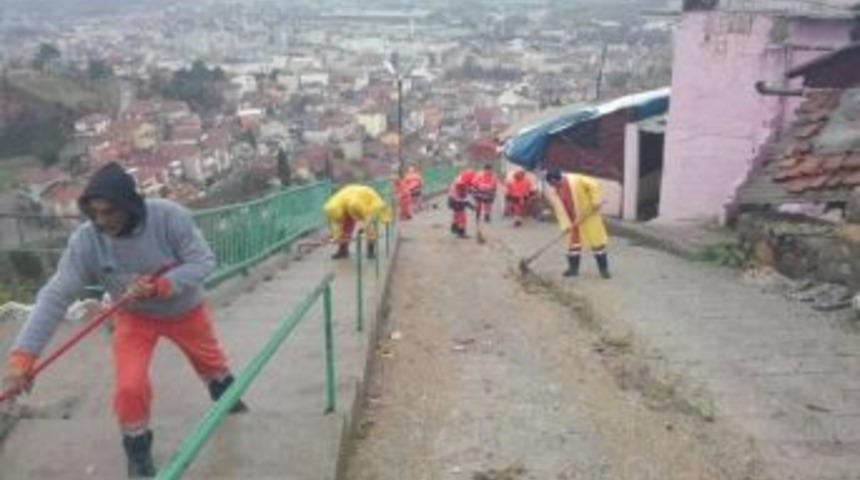 İzmit Belediyesi Mobil Ekipleri Çalışmalarına Devam Ediyor