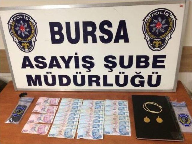 Bursa'da Hırsız, Açamadığı Çelik Kasayı Kucaklayıp Götürdü