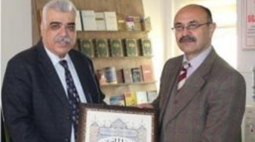 Vali Yardımcısı G&uuml;ney&rsquo;den İl M&uuml;ft&uuml;s&uuml; Necati Akkuş&rsquo;a Veda Ziyareti