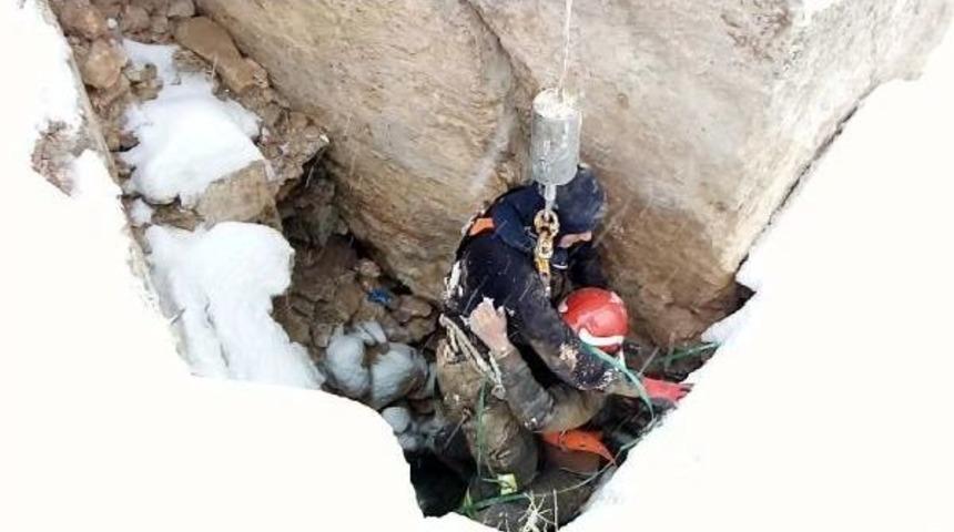 Kartopu Oynarken &Ccedil;ukura D&uuml;şen &Ccedil;ocuğu Itfaiye Kurtardı