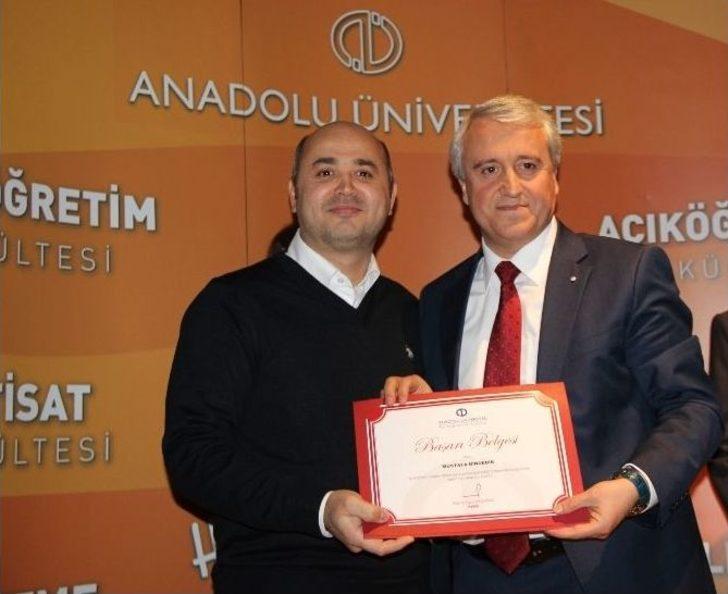 Rektör Gündoğan, Konya’da Açıköğretim Sisteminin Başarılı Öğrencileriyle Bir Araya Geldi G5