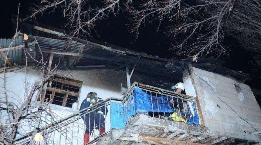 Darende İlçesinde Yangın