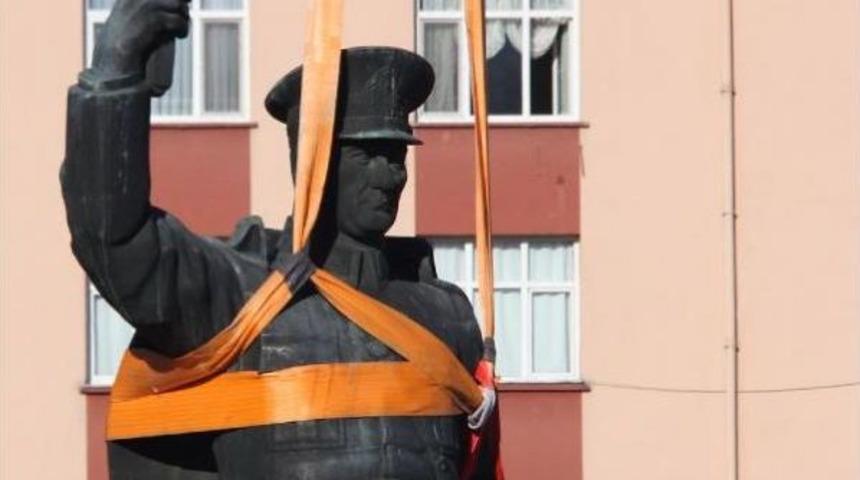 Rize'de Atat&uuml;rk Anıtının Kaldırılmasına Tepki