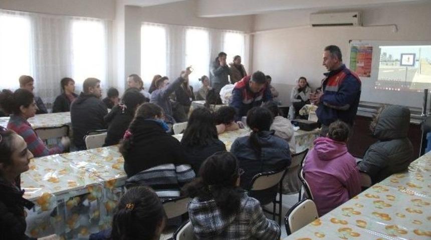 Milas&rsquo;ta &Ouml;zel Bireylere Jandarmadan Trafik Eğitimi