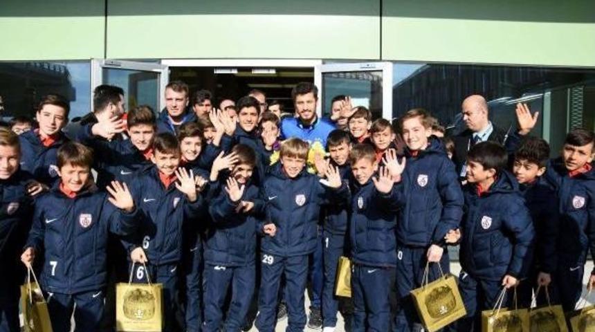 Fenerbahçe'ye Coşkulu Karşılama