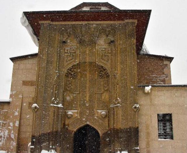 Konya, Beyaza Büründü