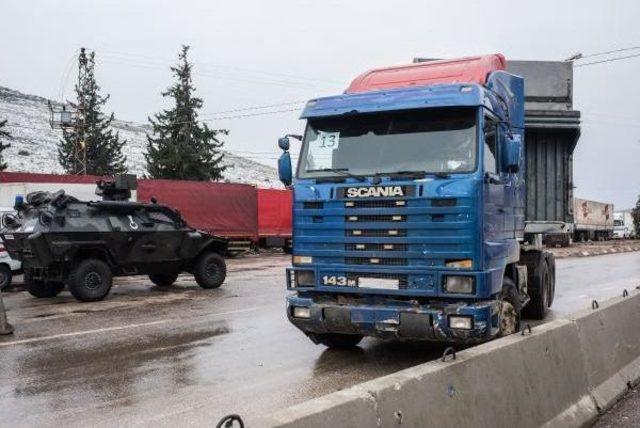 Birleşmiş Milletler Yardım Tır'ları Cilvegözü Sınır Kapısı'nda