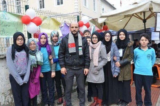 Öğrencilerden Halep İçin Kermes