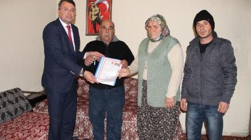 Silifke Belediyesi 2 Şehidin Ailesine Ev Verdi