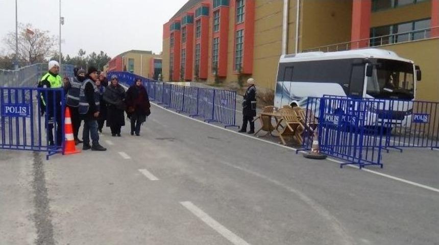 Denizli&rsquo;deki Fet&ouml; Duruşmasında 3 Tahliye Kararı