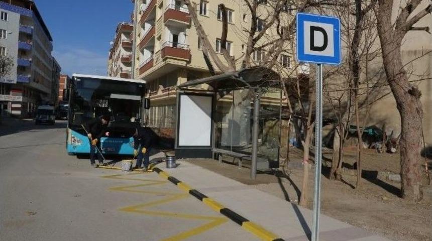 Duraklar Yenileniyor