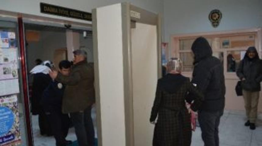 Niğde Adliyesinde G&uuml;venlik Artırıldı