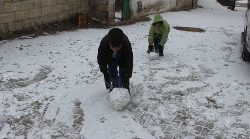 Kar Yağışı Yavuzeli&rsquo;nde De Etkili Oldu
