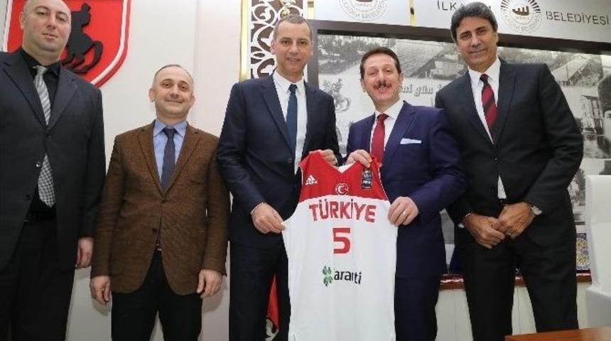 Başkan Tok&rsquo;a &rsquo;salon&rsquo; Teşekk&uuml;r&uuml;