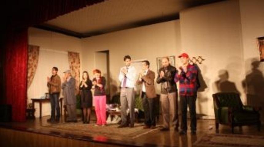 D&uuml;zce Belediyesi Tiyatro Ekibini Kurdu