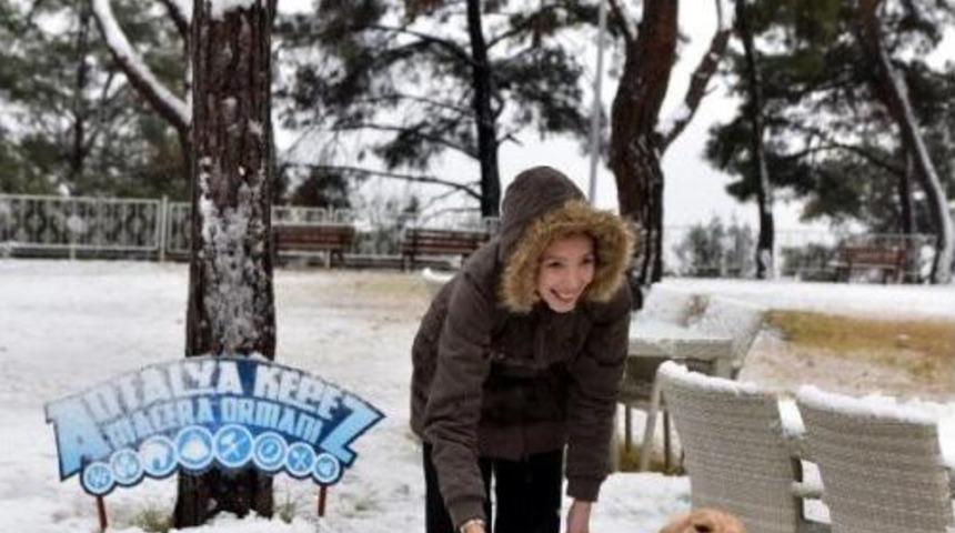 &nbsp;Antalya Kent Merkezinde 23 Yıl Sonra Kar S&uuml;rprizi (4)